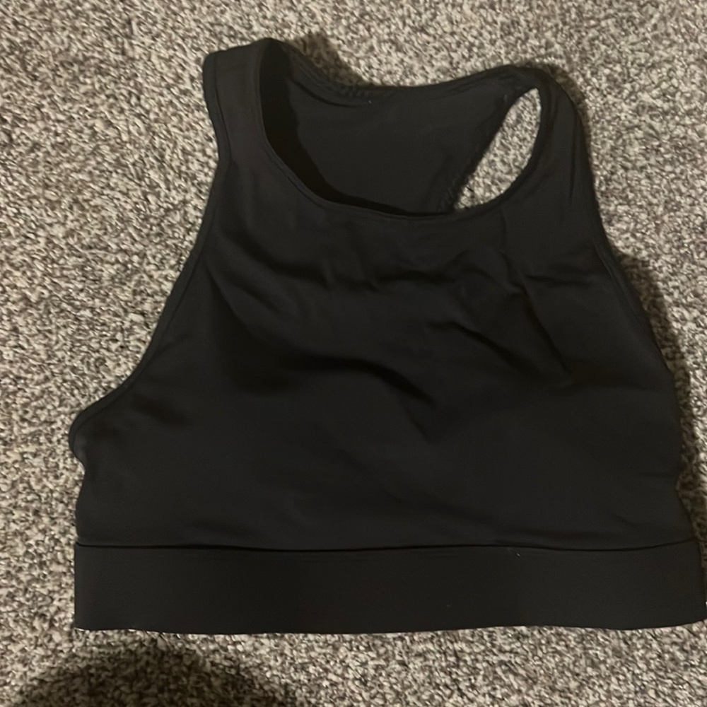 Black sports bra